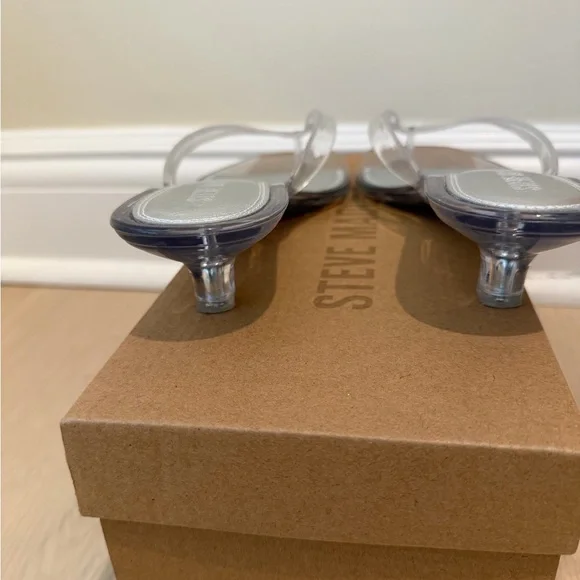 Steve Madden tracie Clear Vinyl Kitten Heel Sandals Size 8 - Picture 4 of 6